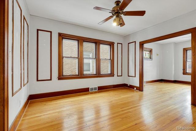 1318 Wayburn Street, Grosse Pointe Park, MI 48230