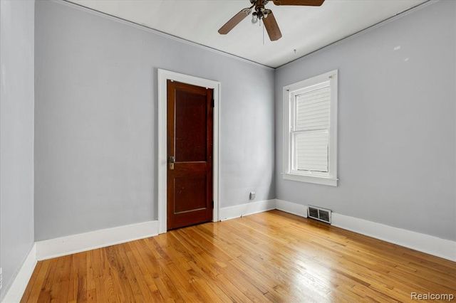 1318 Wayburn Street, Grosse Pointe Park, MI 48230