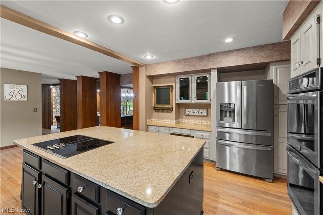 19312 Ivywood Trail, Strongsville, OH 44149