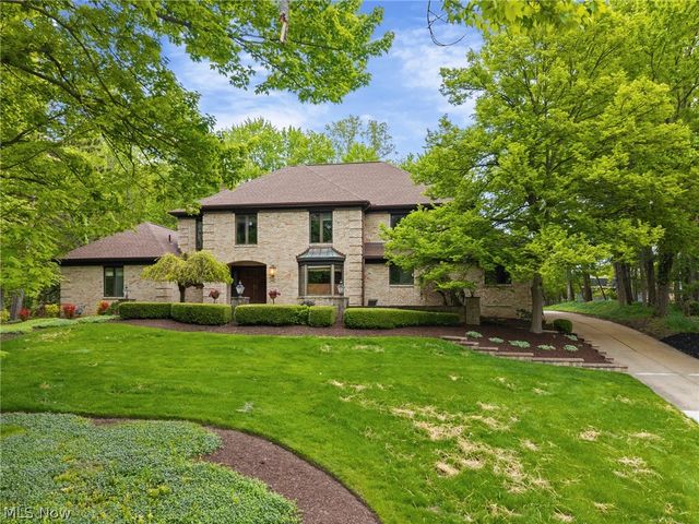 19312 Ivywood Trail, Strongsville, OH 44149