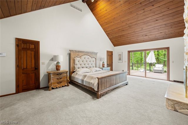 19312 Ivywood Trail, Strongsville, OH 44149