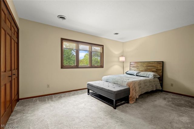 19312 Ivywood Trail, Strongsville, OH 44149