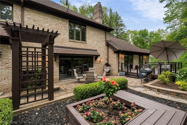 19312 Ivywood Trail, Strongsville, OH 44149