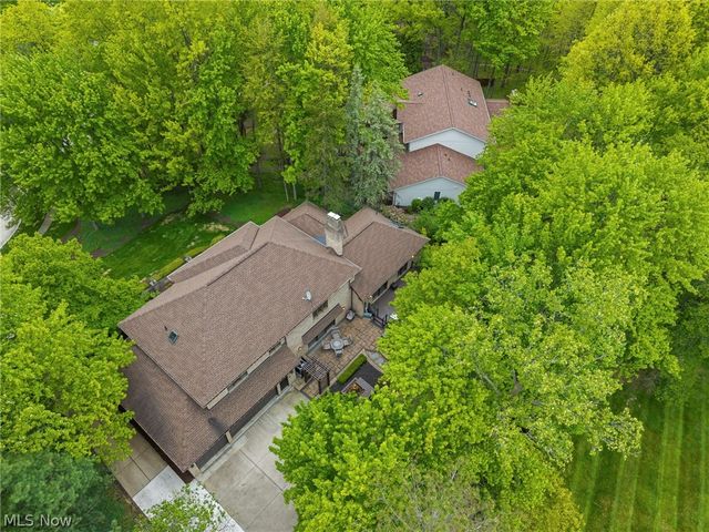 19312 Ivywood Trail, Strongsville, OH 44149