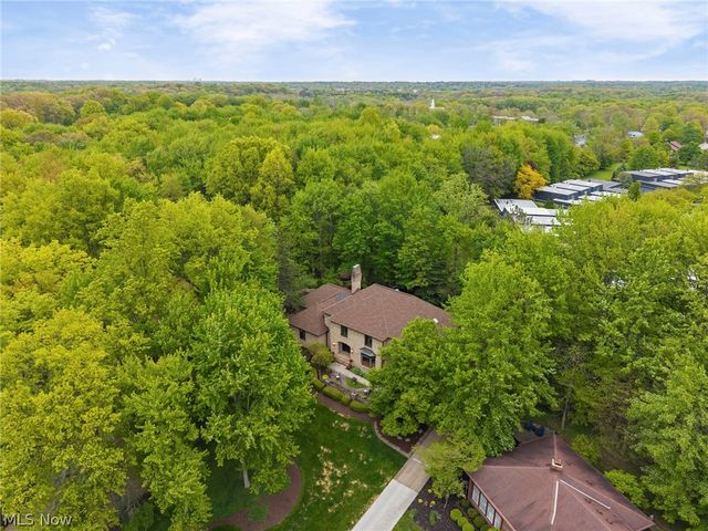 19312 Ivywood Trail, Strongsville, OH 44149