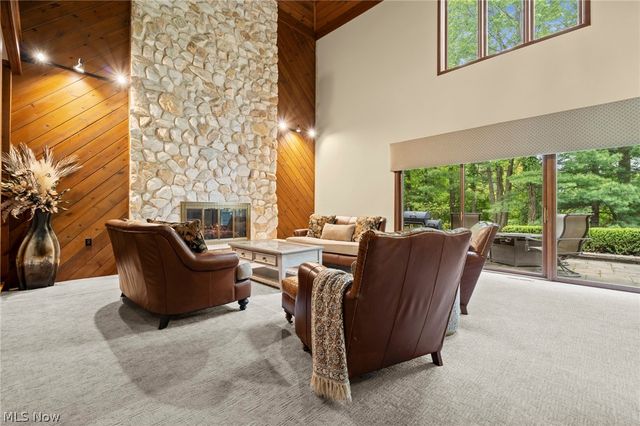 19312 Ivywood Trail, Strongsville, OH 44149