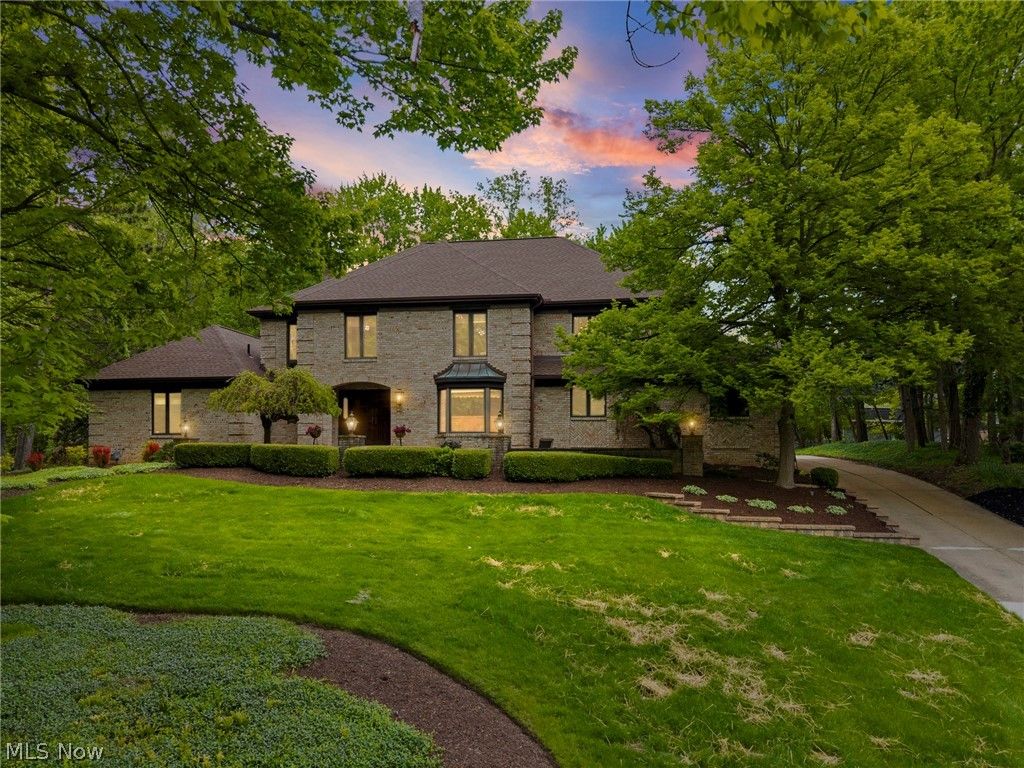 19312 Ivywood Trail, Strongsville, OH 44149