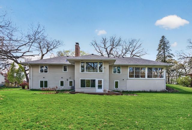 124 Ardmore Drive, Golden Valley, MN 55422