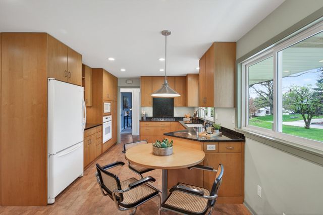 124 Ardmore Drive, Golden Valley, MN 55422