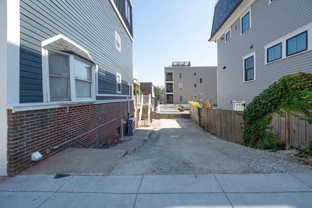 465 East Eight 1, Boston, MA 02127