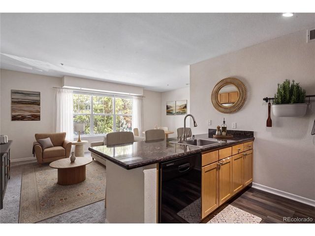 1623 Saint Paul St 204, Denver, CO 80206