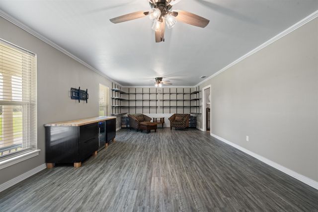 312 Horseshoe Dr., Kilgore, TX 75662