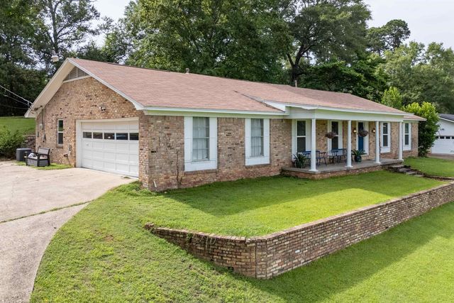312 Horseshoe Dr., Kilgore, TX 75662