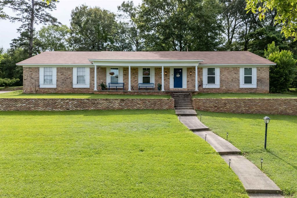 312 Horseshoe Dr., Kilgore, TX 75662