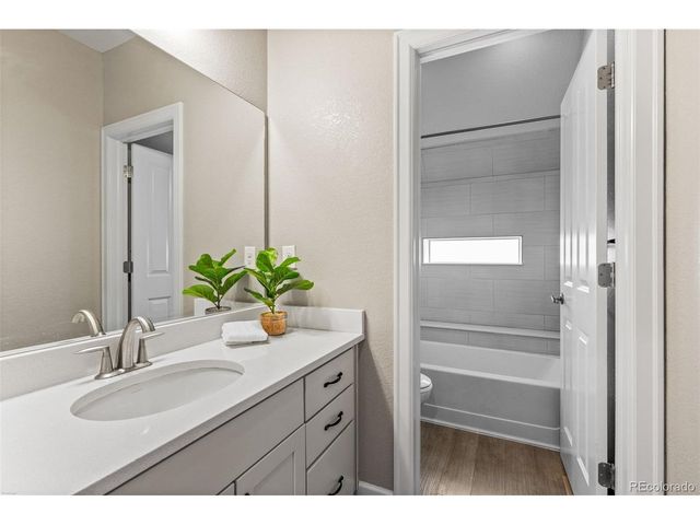 9442 E 53rd Ave, Denver, CO 80238