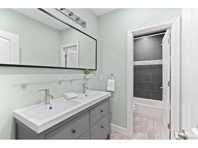 9442 E 53rd Ave, Denver, CO 80238