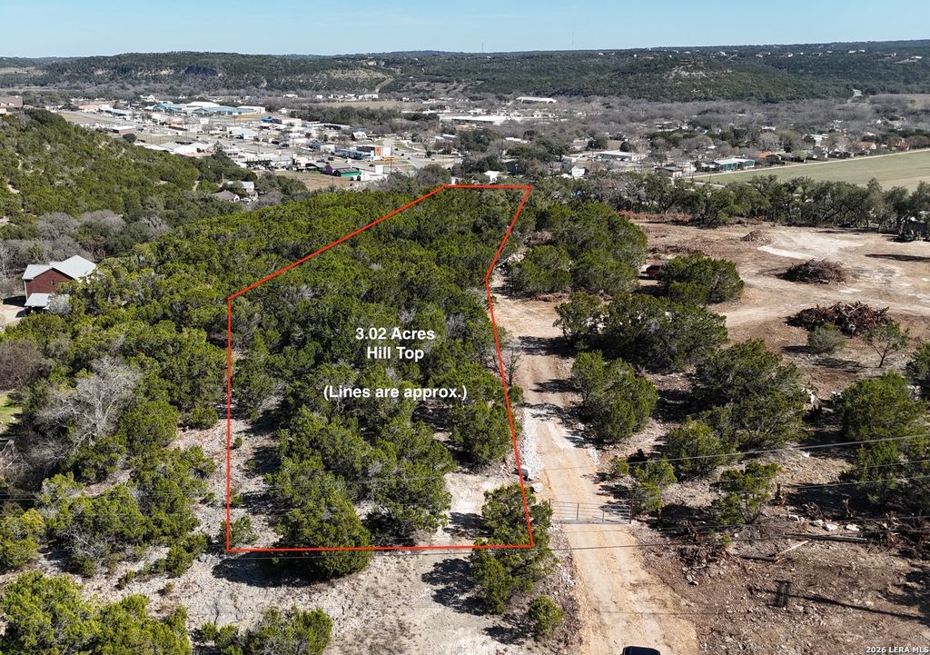 3050 Skyline, Canyon Lake, TX 78133
