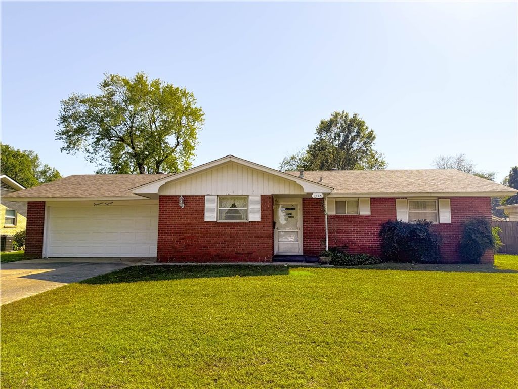 1713 Shelby Avenue, Springdale, AR 72762