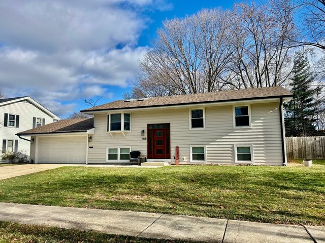 1108 S 12th Street, St. Charles, IL 60174