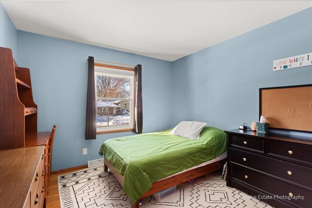 1108 S 12th Street, St. Charles, IL 60174