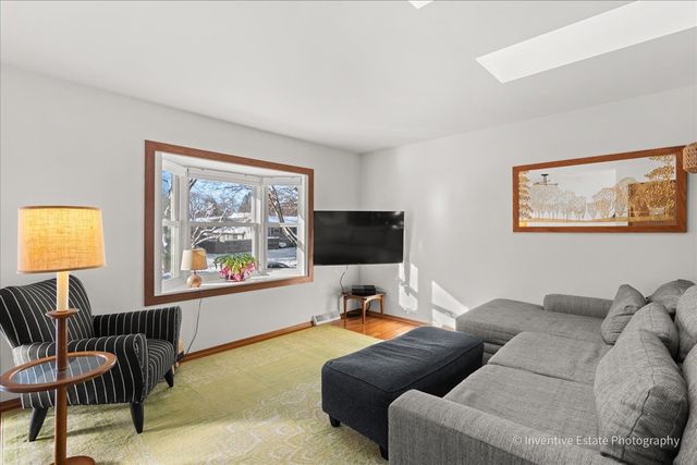 1108 S 12th Street, St. Charles, IL 60174