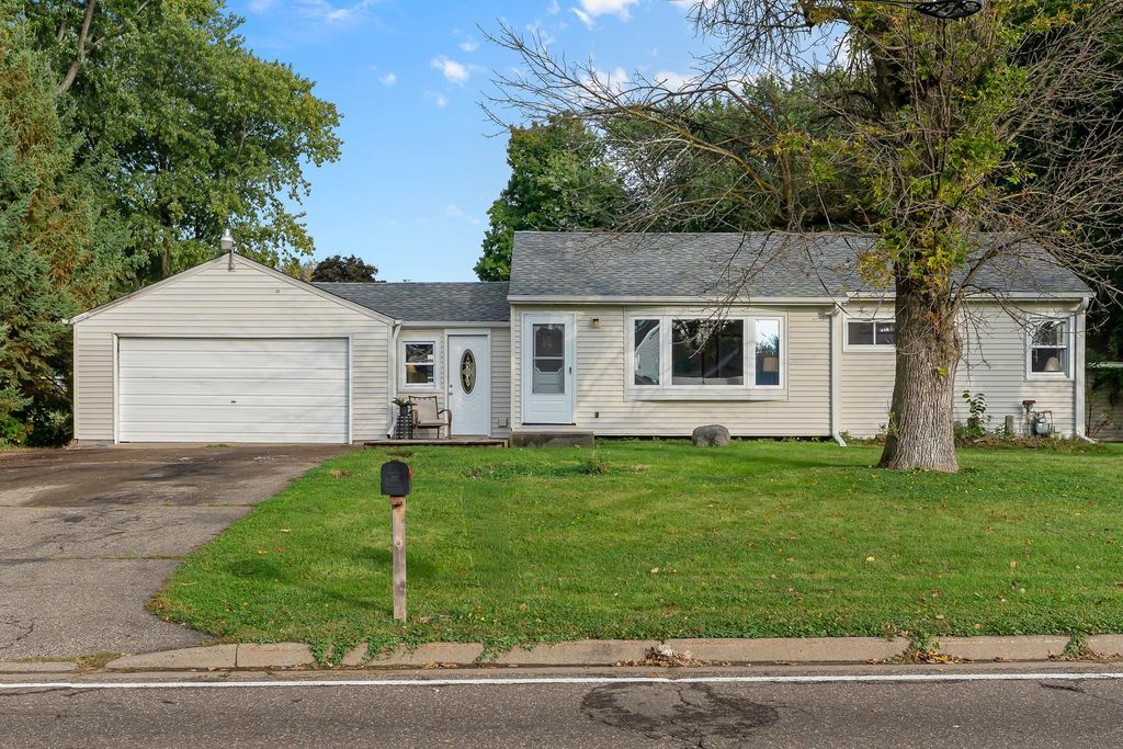 2420 Hazelwood Street, Maplewood, MN 55109