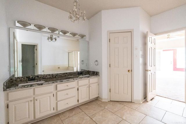 1323 Gleneagles Lane, Little Rock, AR 72211