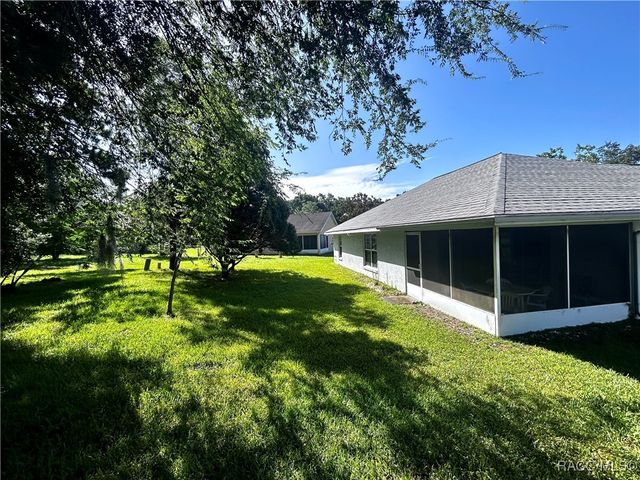 585 W Barrymore Drive, Beverly Hills, FL 34465
