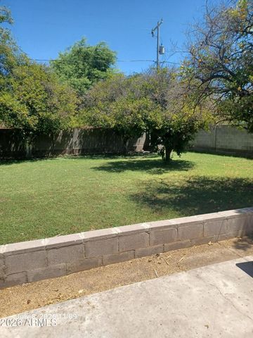 814 E LAMAR Road, Phoenix, AZ 85014