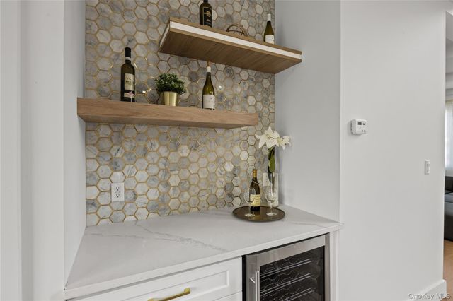 182 Friends Lane, Westbury, NY 11590