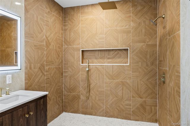 182 Friends Lane, Westbury, NY 11590