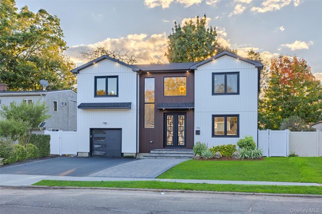 182 Friends Lane, Westbury, NY 11590