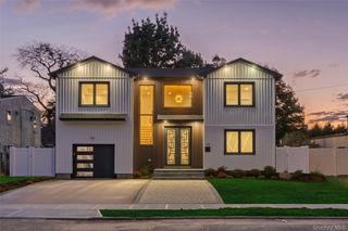 182 Friends Lane, Westbury, NY 11590