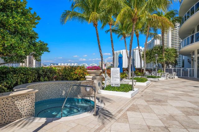 4100 Island Blvd PH-1, Aventura, FL 33160