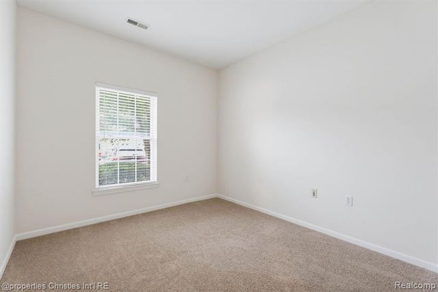 730 Amberly Drive, Waterford, MI 48328