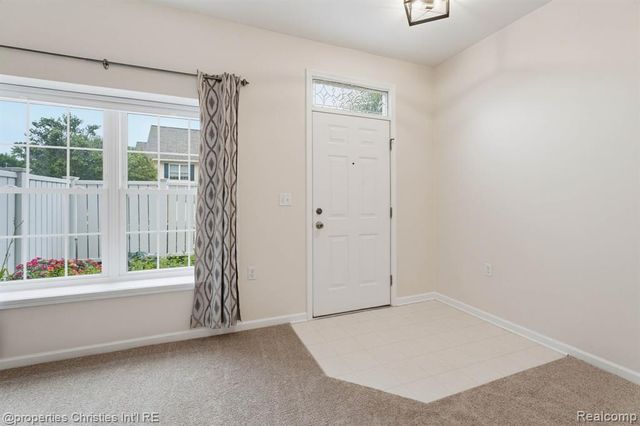 730 Amberly Drive, Waterford, MI 48328