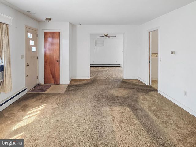 105 LAKEVIEW DR, Salisbury, MD 21804