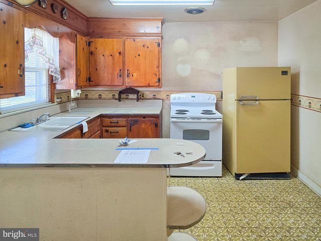 105 LAKEVIEW DR, Salisbury, MD 21804