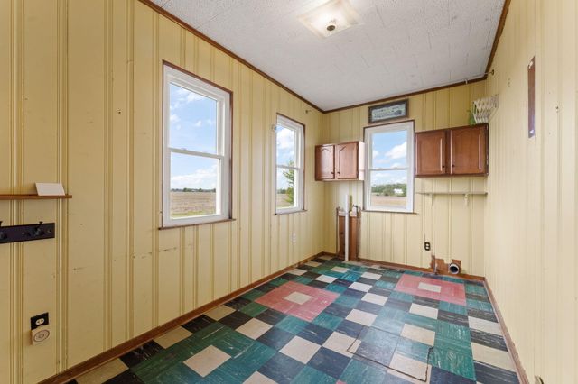 492 S 350 W, Valparaiso, IN 46385