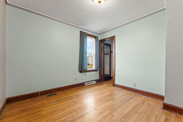 492 S 350 W, Valparaiso, IN 46385