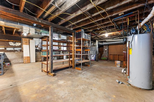 492 S 350 W, Valparaiso, IN 46385