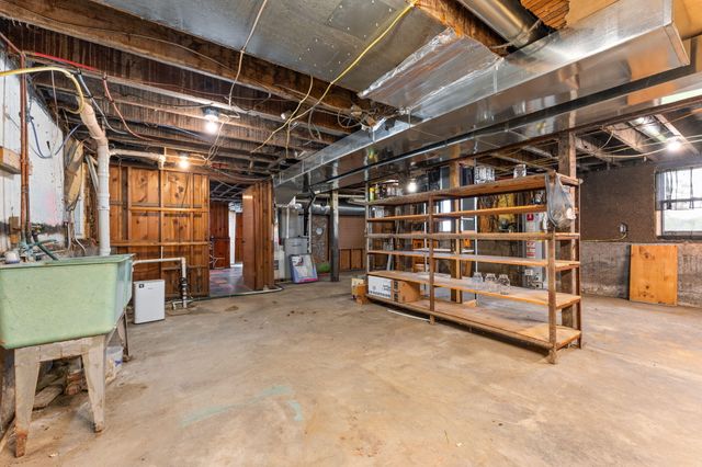 492 S 350 W, Valparaiso, IN 46385