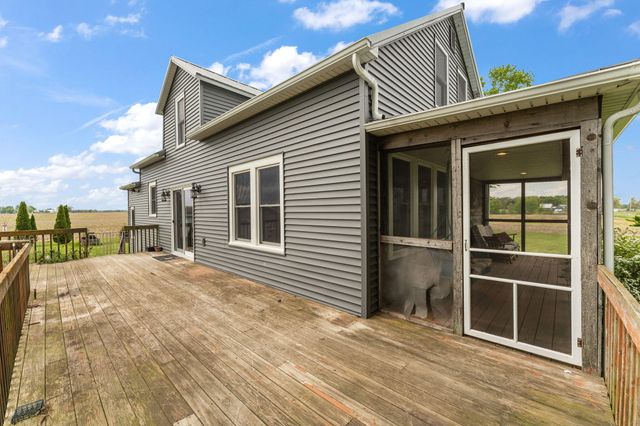 492 S 350 W, Valparaiso, IN 46385