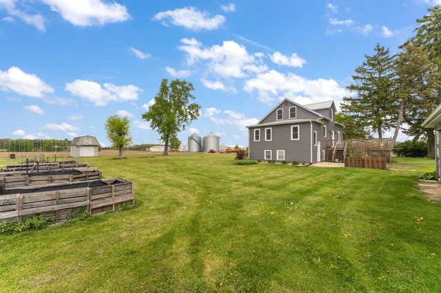 492 S 350 W, Valparaiso, IN 46385