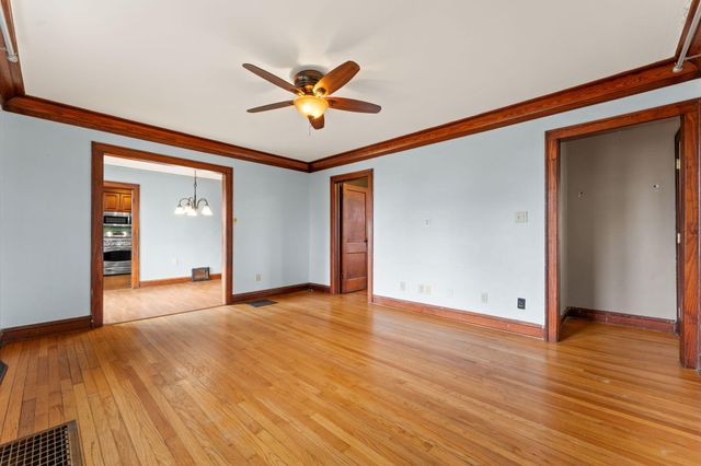 492 S 350 W, Valparaiso, IN 46385