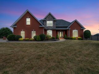 1501 Windsong Ct, Clarksville, TN 37043