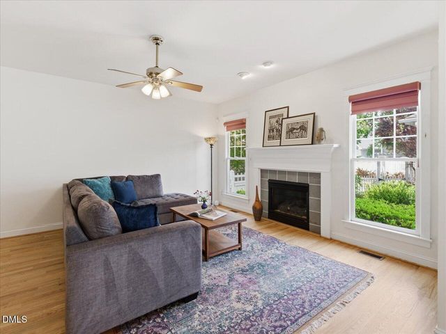 913 Edgewater Circle, Chapel Hill, NC 27516