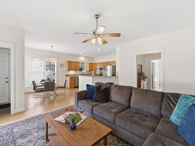 913 Edgewater Circle, Chapel Hill, NC 27516