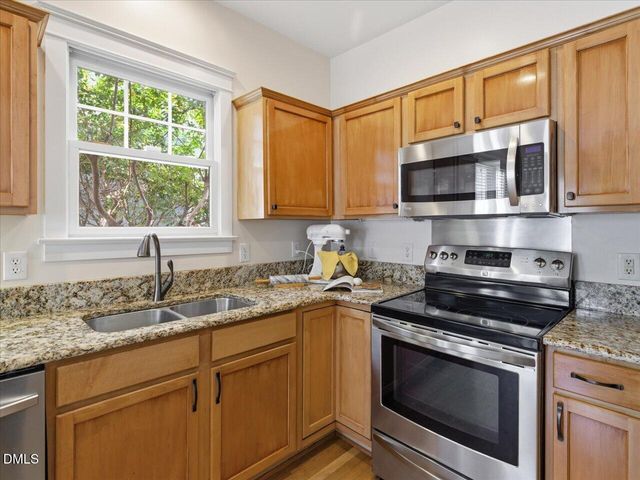 913 Edgewater Circle, Chapel Hill, NC 27516