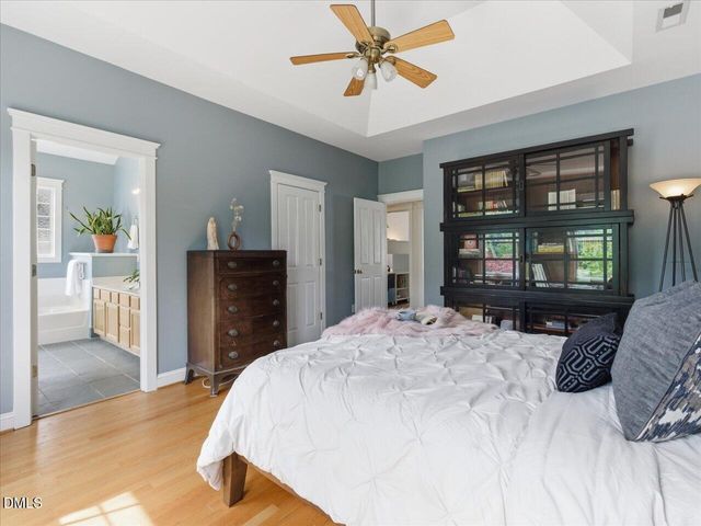 913 Edgewater Circle, Chapel Hill, NC 27516